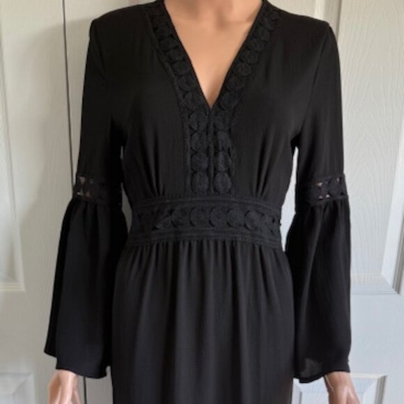 Romeo & Juliet Couture Dresses & Skirts - Romeo & Juliet Couture Long Bell Sleeve Black Maxi Dress Size M